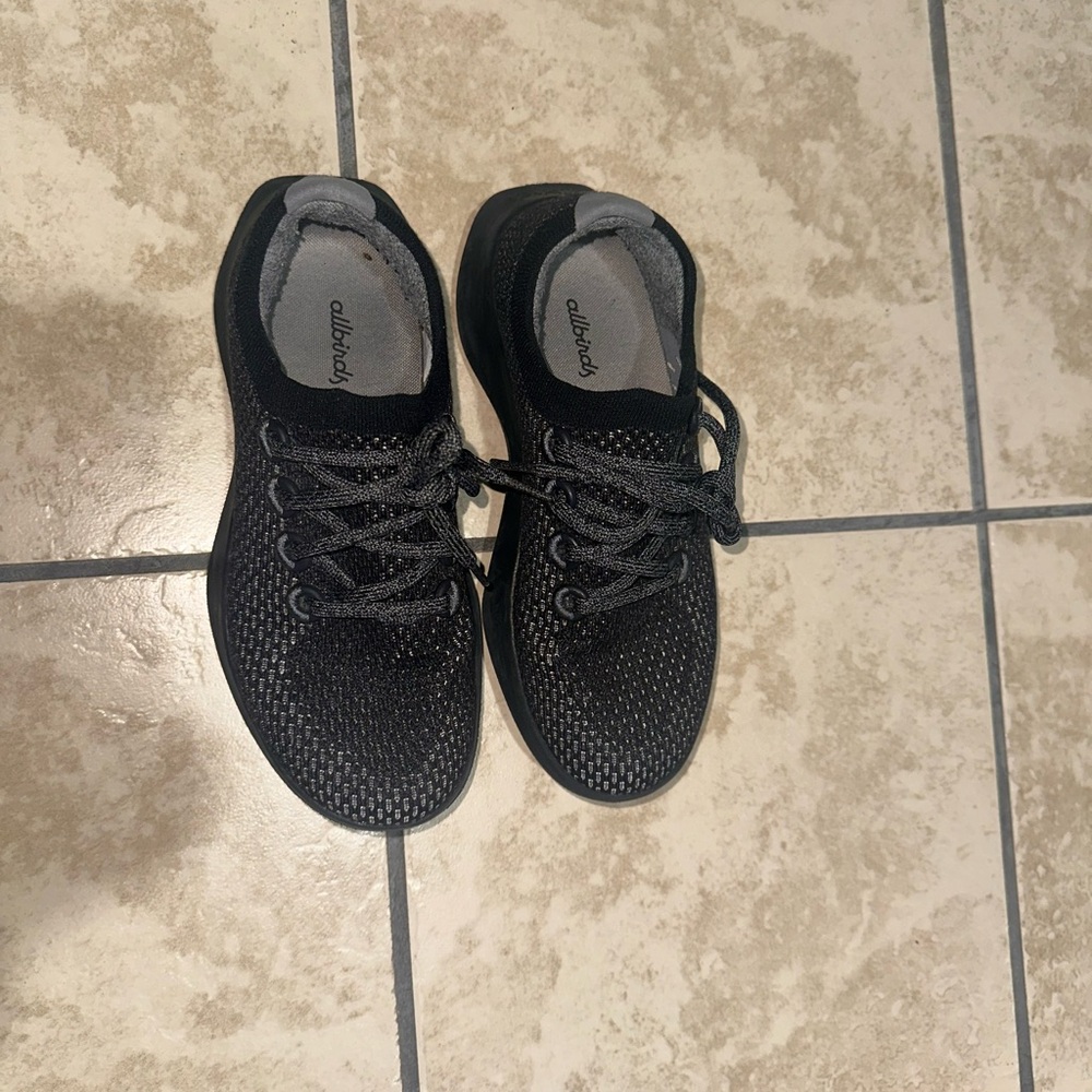 Women’s allbirds sneakers - Picture 3 of 8